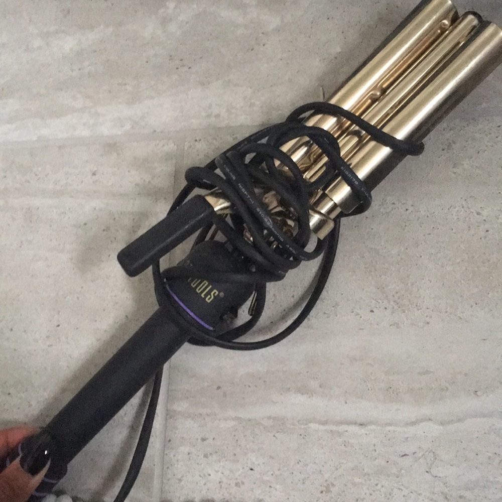 Hot tools waver